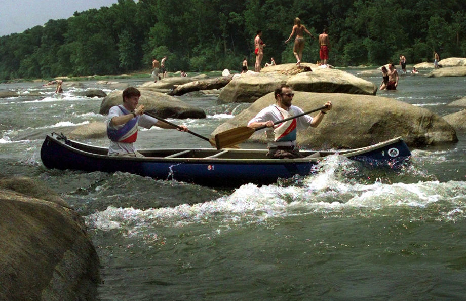 CANOE1.JPG